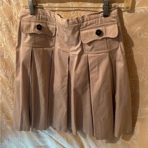 Burberry kaki colored skirt with 2 front pockets size US 4